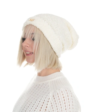 White knitted wool hat with logo | | Dika.com - 1 White knitted wool hat with logo | - 1