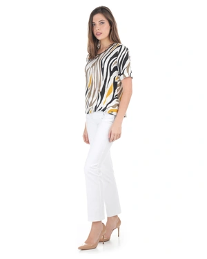 Women’s blouse made of viscose, rayon and linen with a stylized motif | Blouses - 4